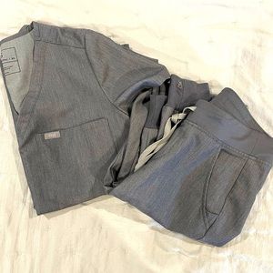 FIGS Asphault grey. XS top, XS tall jogger pants